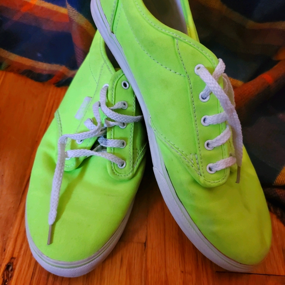 Neon Van's 8.5